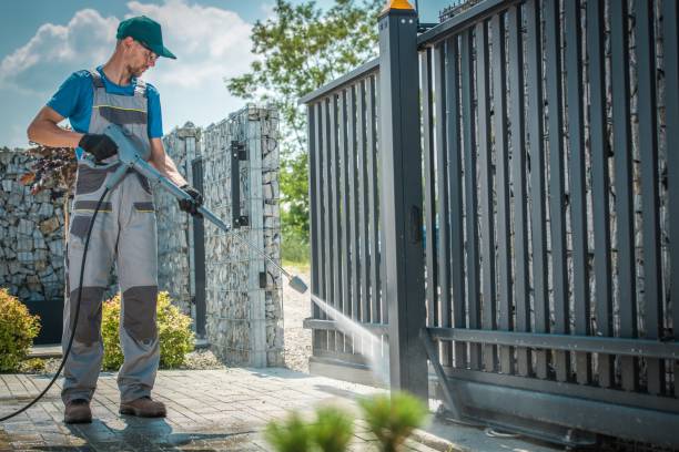 Best Animal Enclosure Cleaning  in Hillcrest, NY